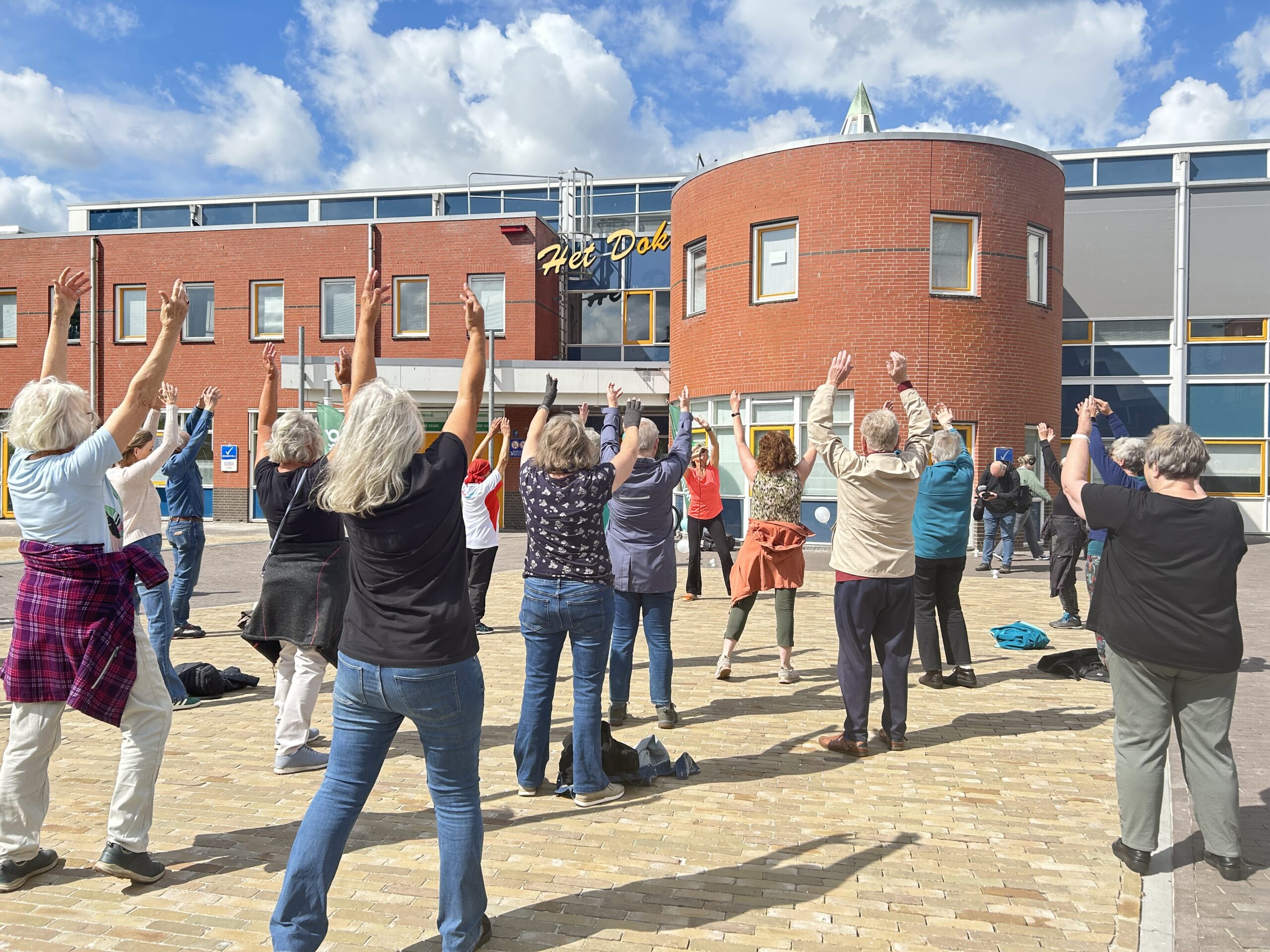 Nieuwe Beweegroute in Groningse wijk Lewenborg feestelijk geopend