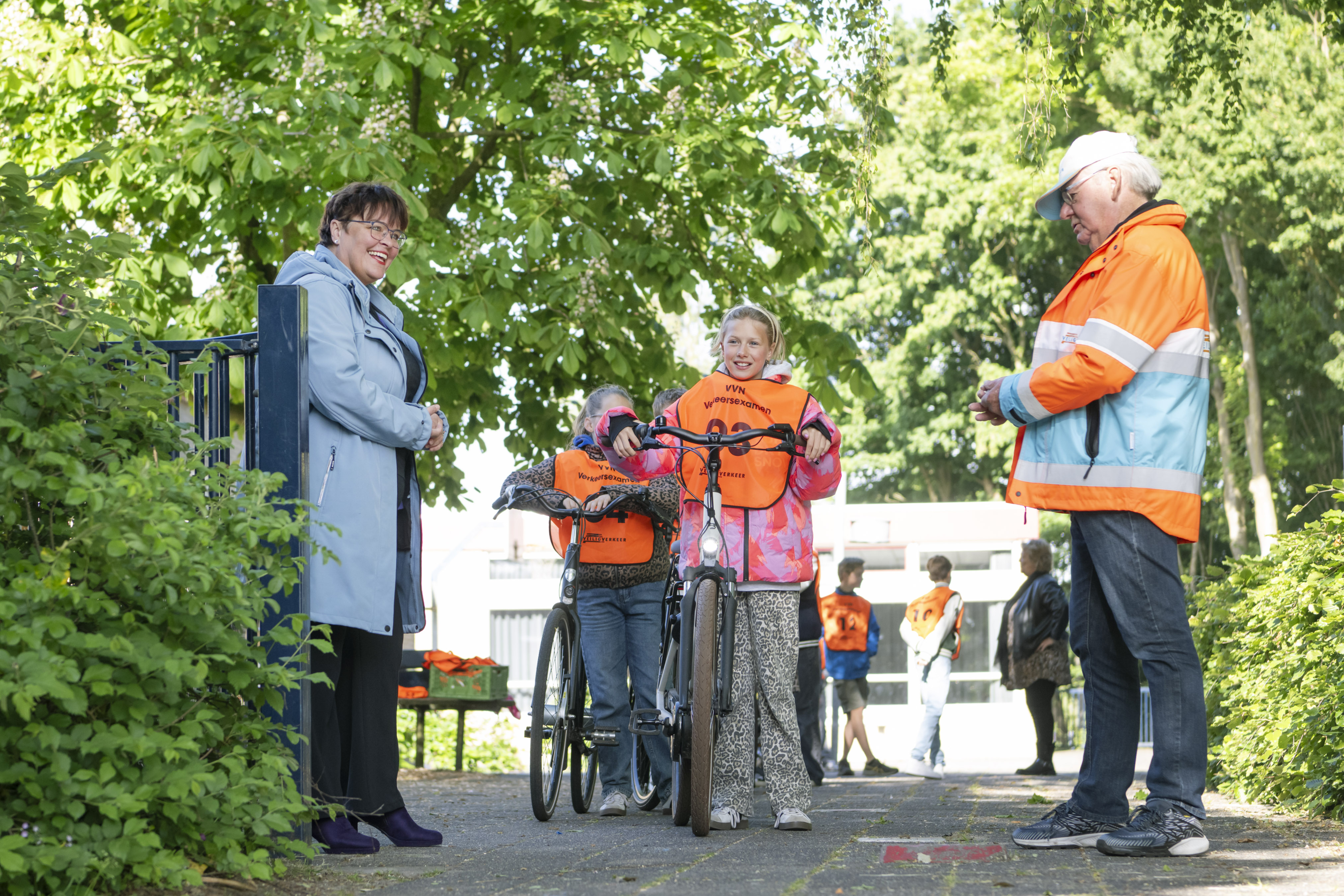 Ruim 300 leerlingen in Tytsjerksteradiel doen verkeersexamen: ‘Een mooie stap naar verkeersveiligheid’