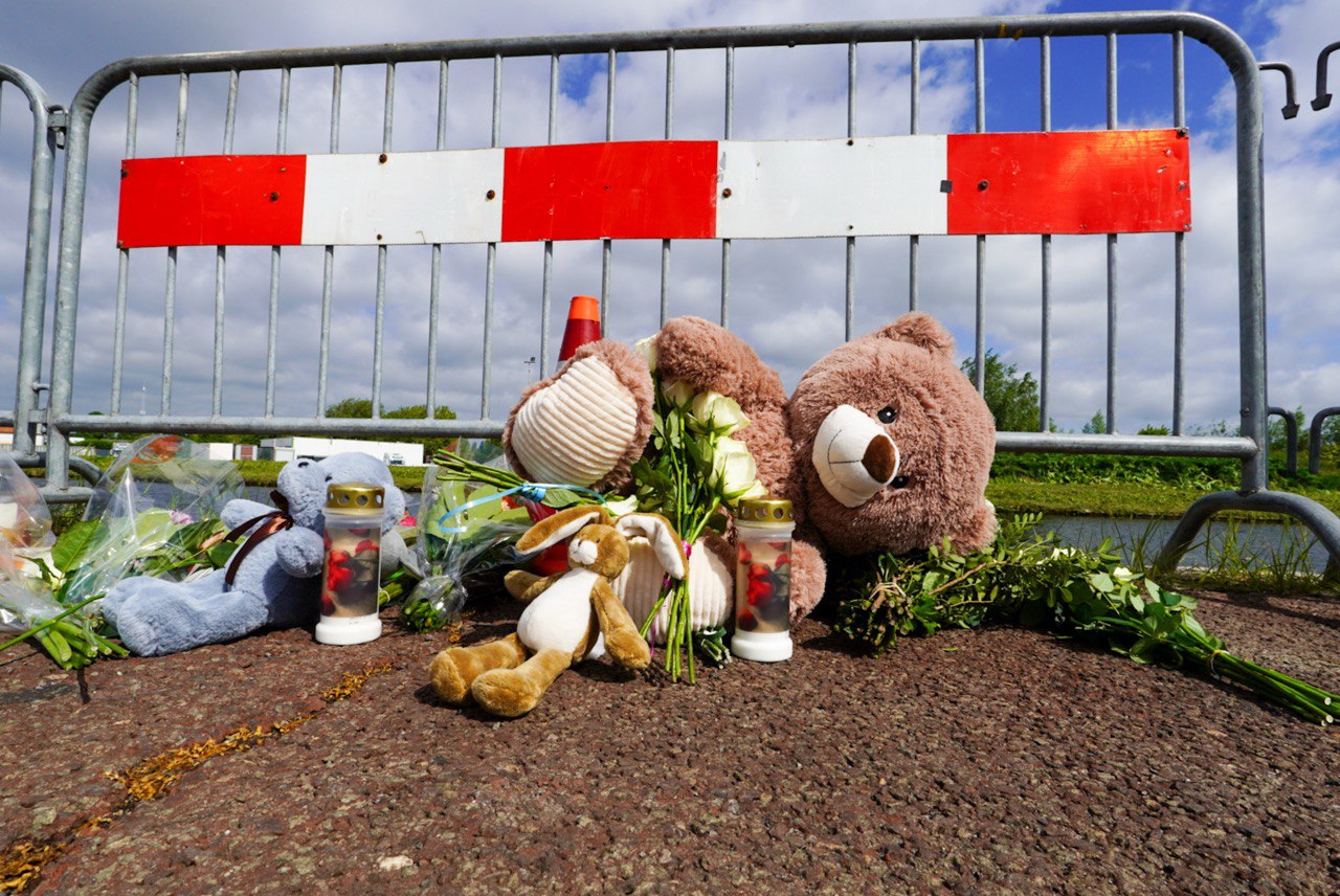 Overleden personen in auto in het water zijn de vermiste Jeffrey, Emma en hun vader