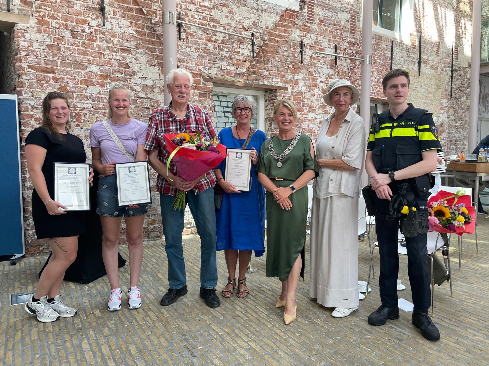 Oorkonde en erepenning voor redders drenkeling in Sneek