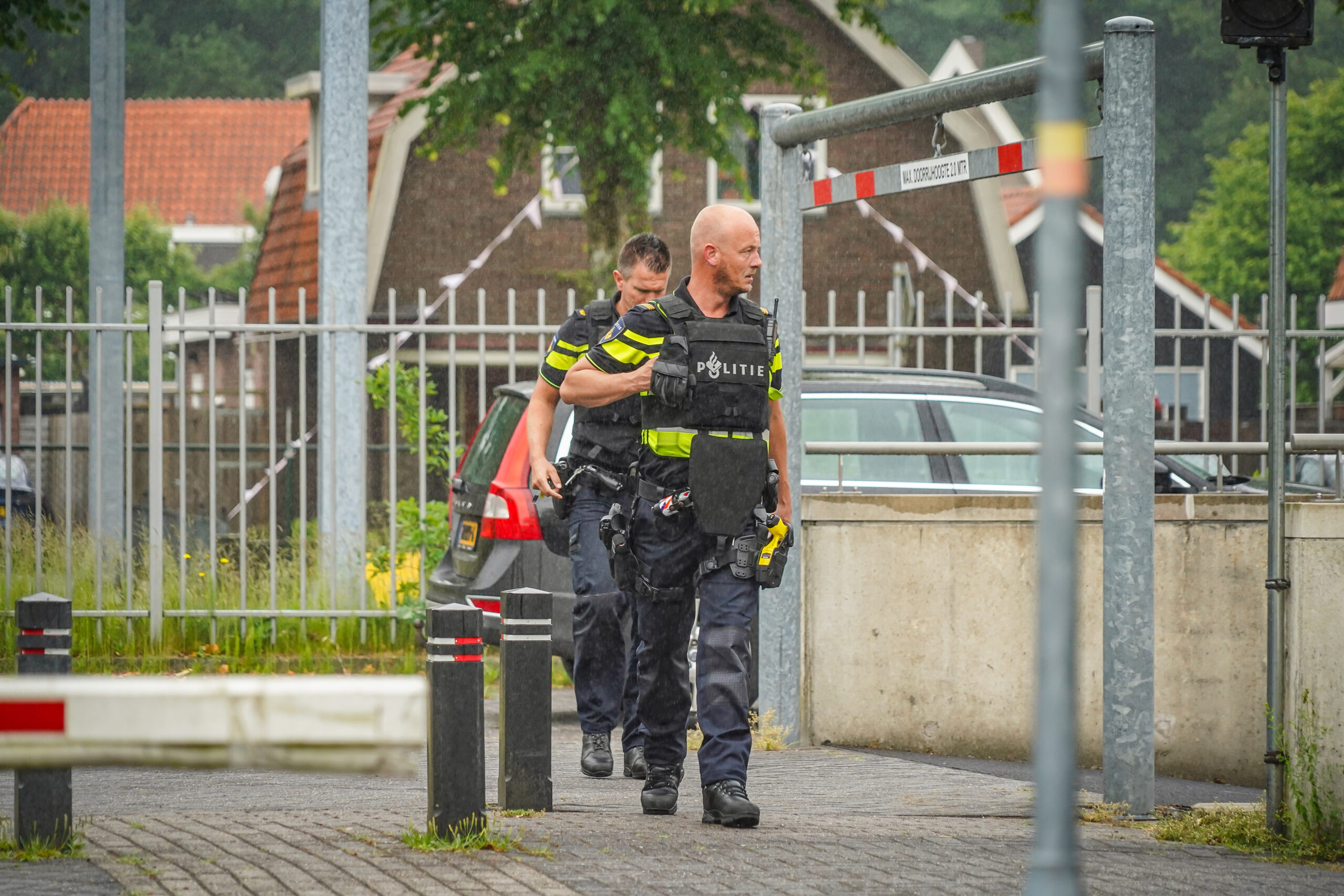 Politie rukt groots uit na melding van vuurwapen in Emmen