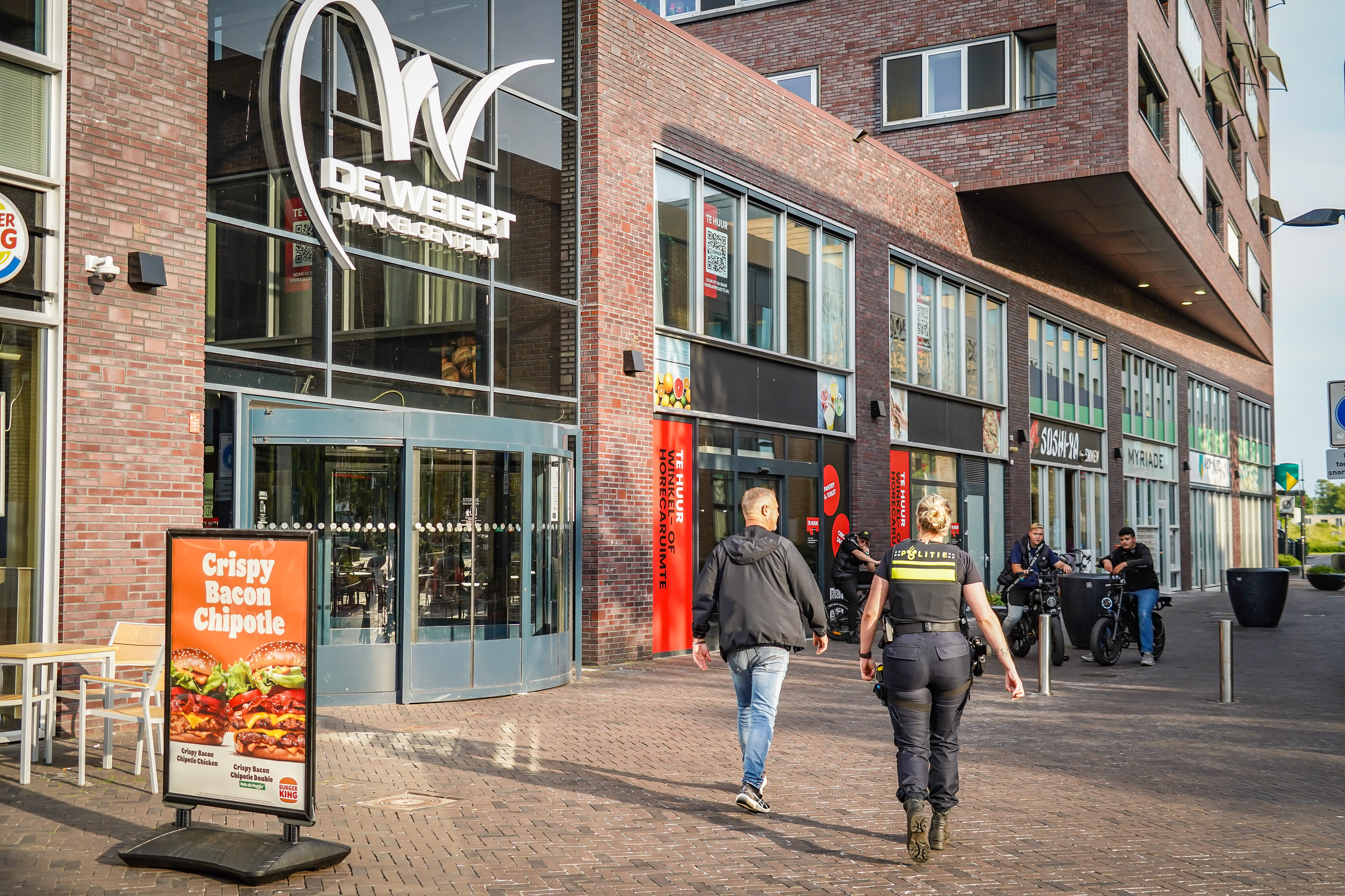 Politie rukt grootst uit na melding overval Emmen