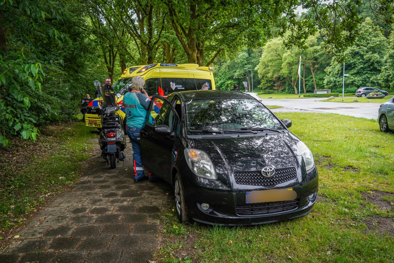 Scooterrijder gewond bij verkeersongeval op Laan van de Eekharst in Emmen