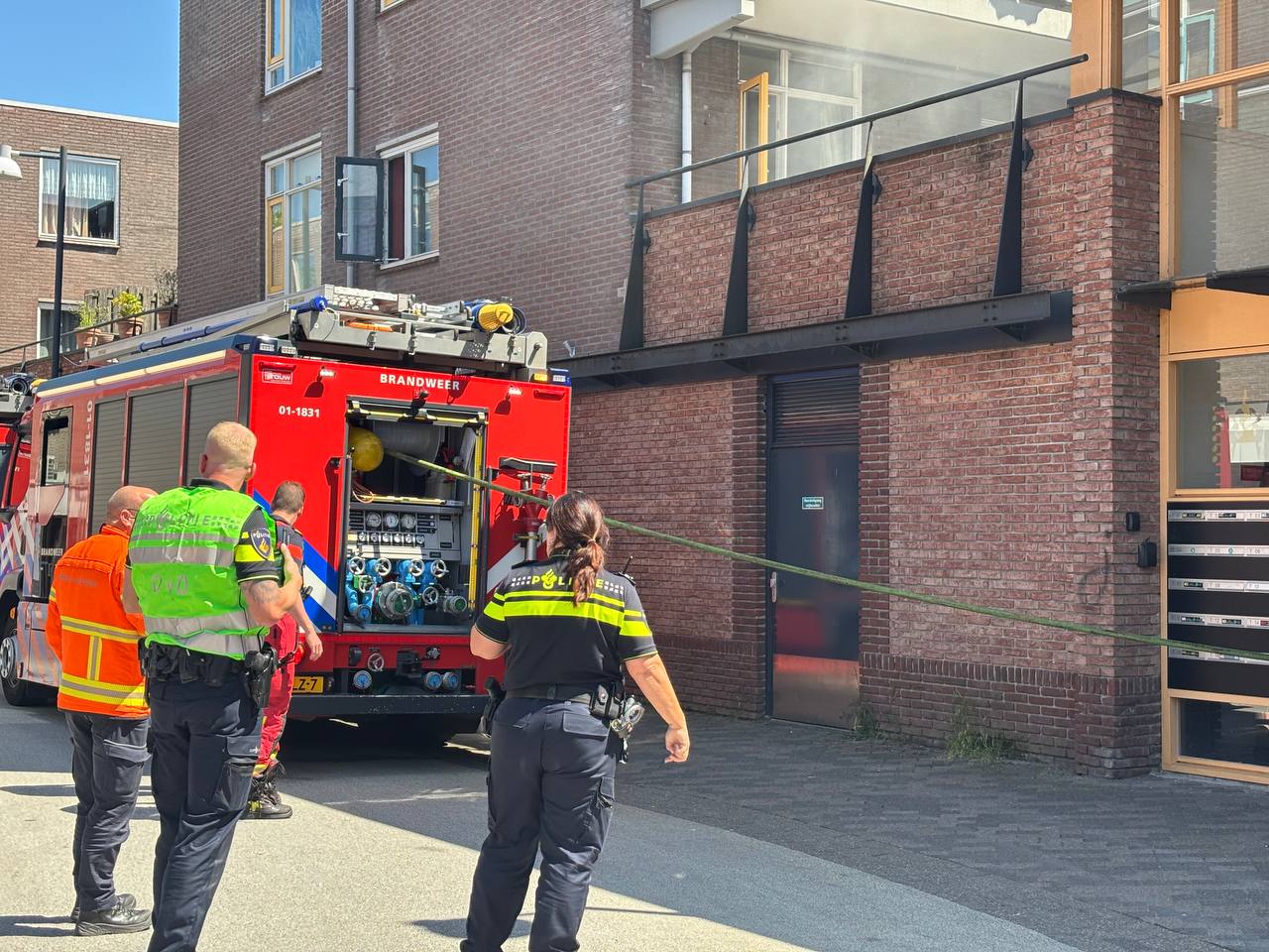 Brandweer rukt uit voor woningbrand aan de Toppingaheerd