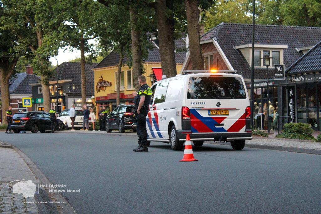 Automobilist botst op geparkeerde auto in Zuidlaren