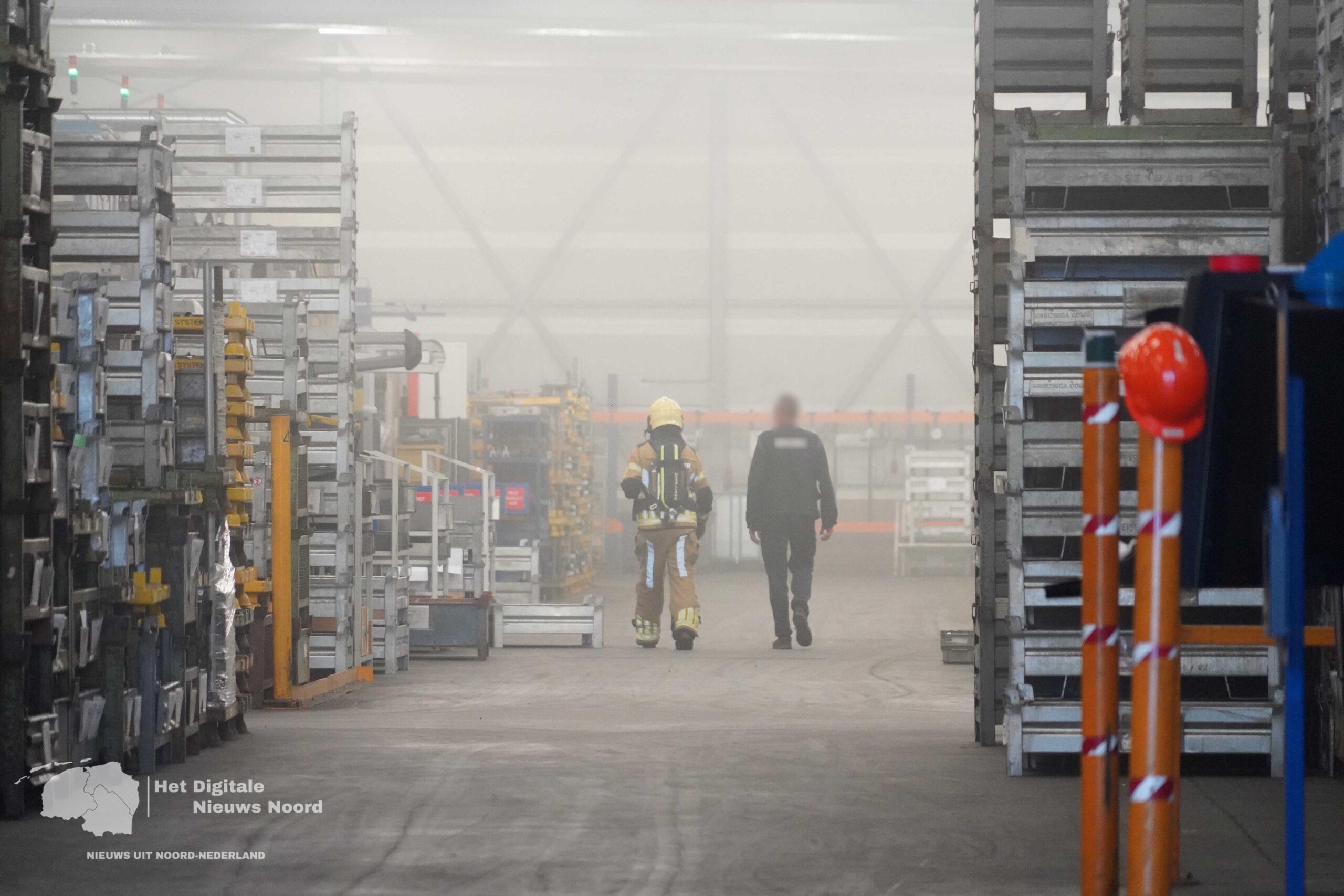 Industriebrand aan de Industrieweg in Staphorst, bedrijfspand ontruimd