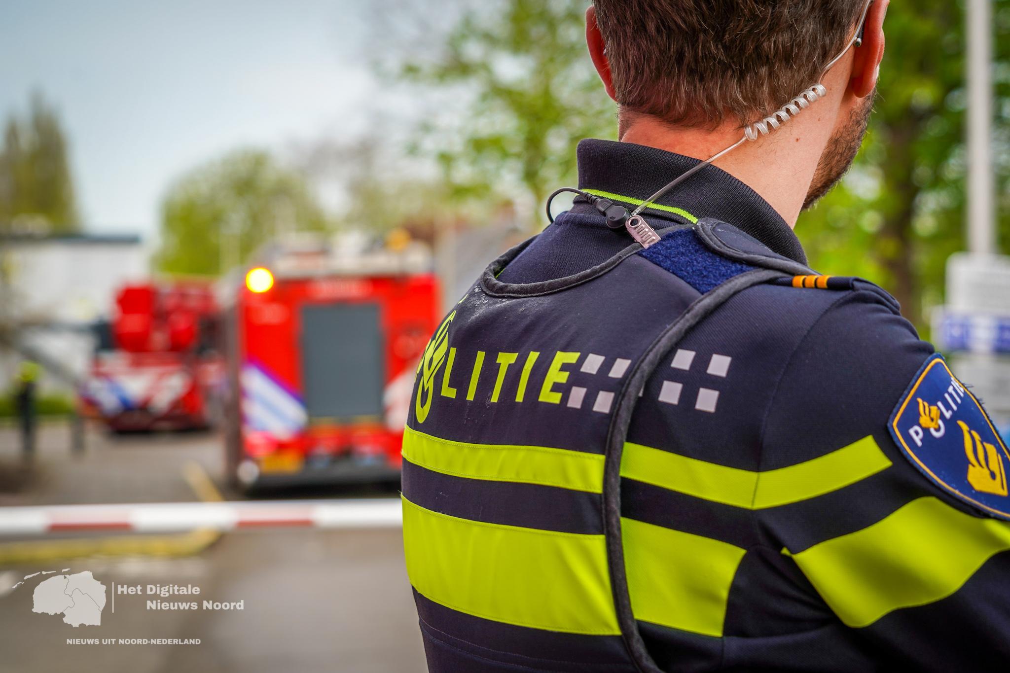 Brugwachter valt in kanaal bij werkzaamheden in Nieuw-Amsterdam