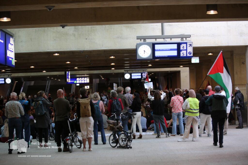 Pro-Palestijns protest op Hoofdstation Groningen