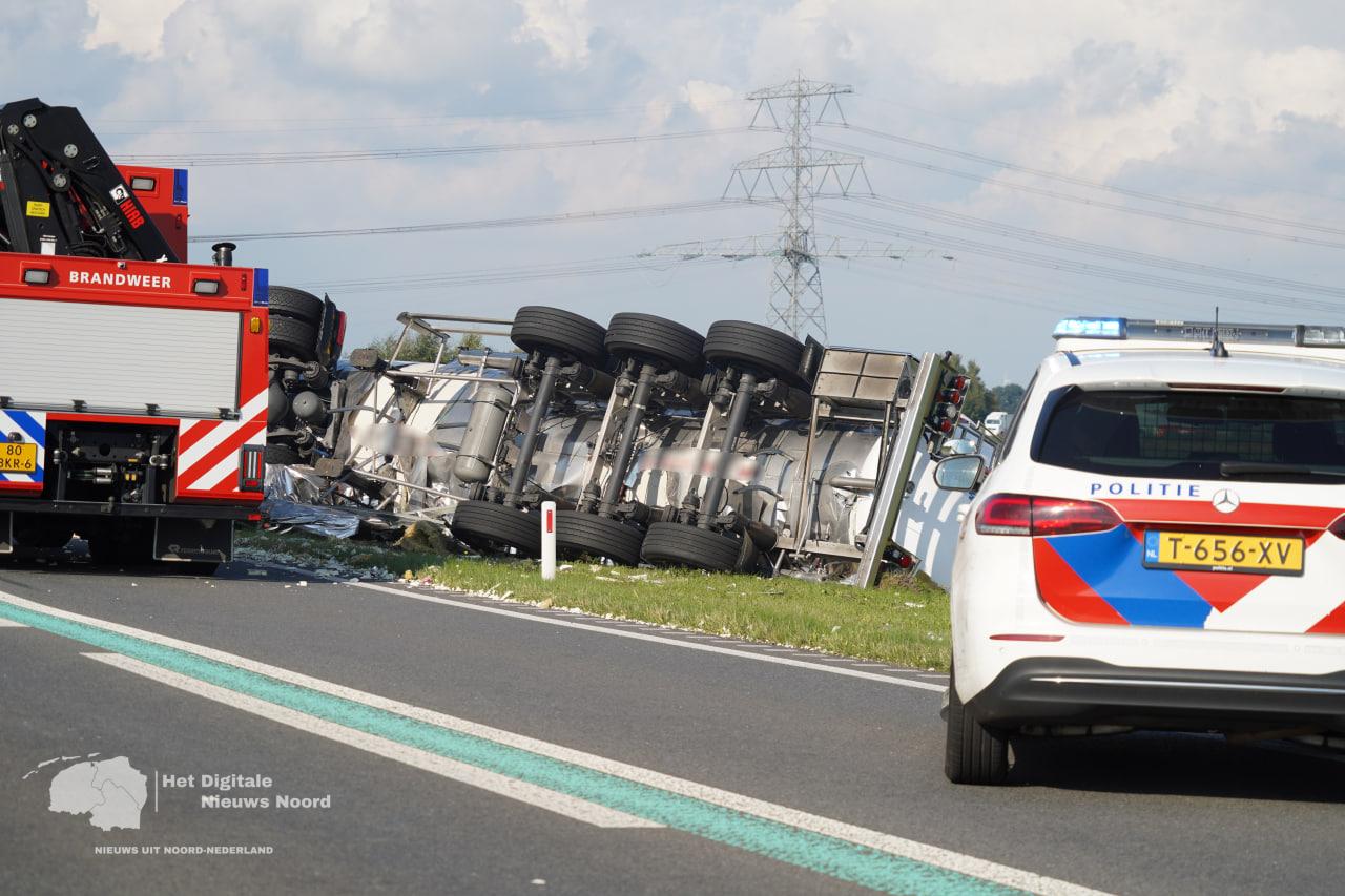 UPDATE: Motorrijder overleden en vrachtwagenbestuurder ernstig gewond bij ongeval op Rondweg (N391) bij Emmen