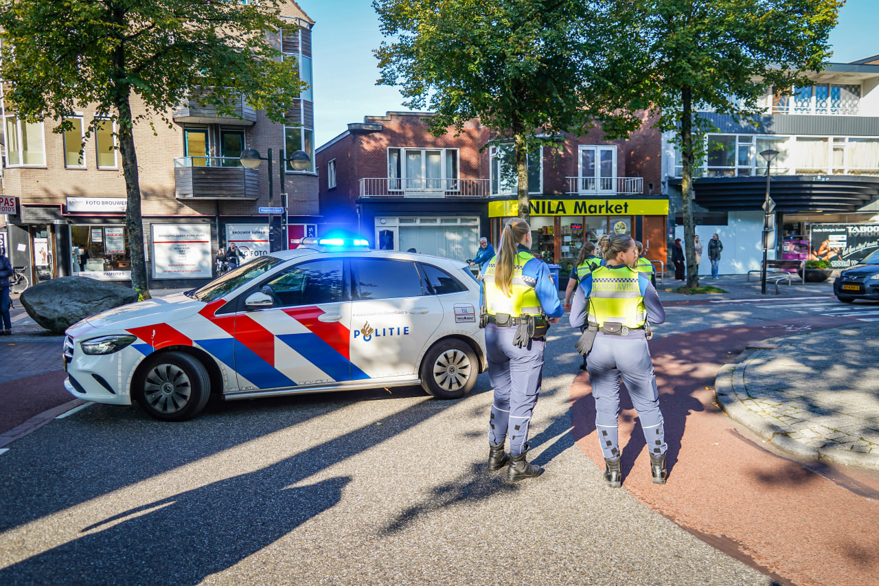 Voetganger aangereden door taxi op Hoofdstraat in Emmen