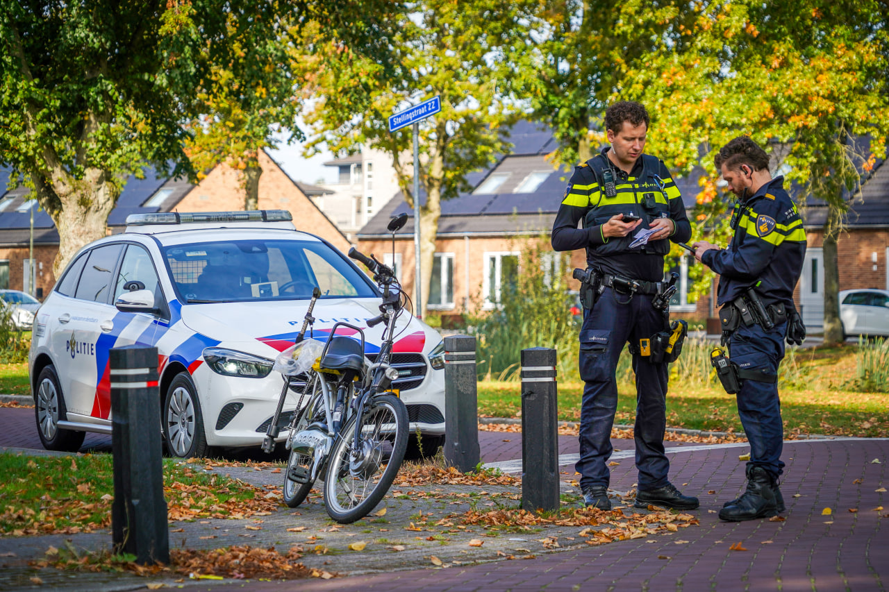 Fietser gewond na botsing met auto in Klazienaveen
