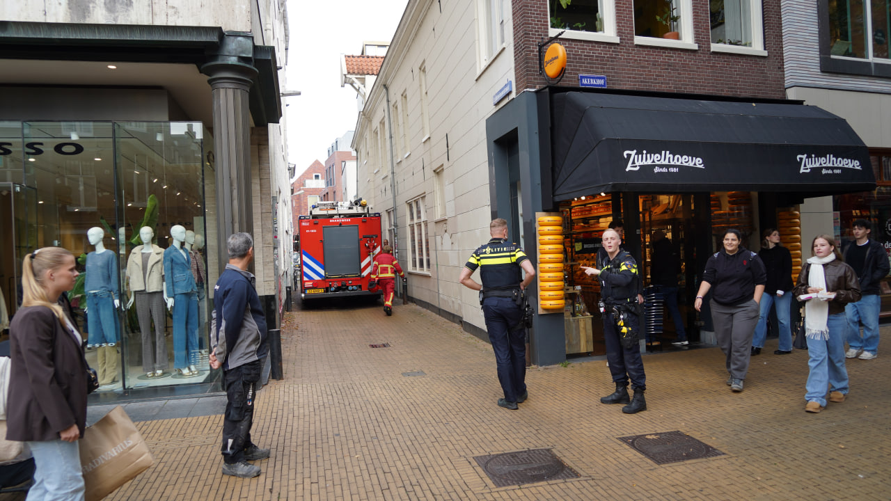 Dakbrand snel onder controle door brandweer in Groningen