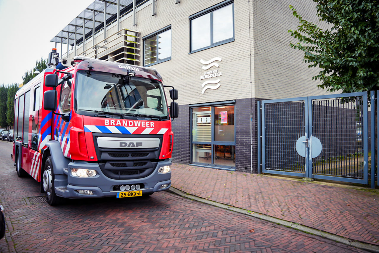 Brandmelding bij gemeentehuis Delfzijl snel onder controle