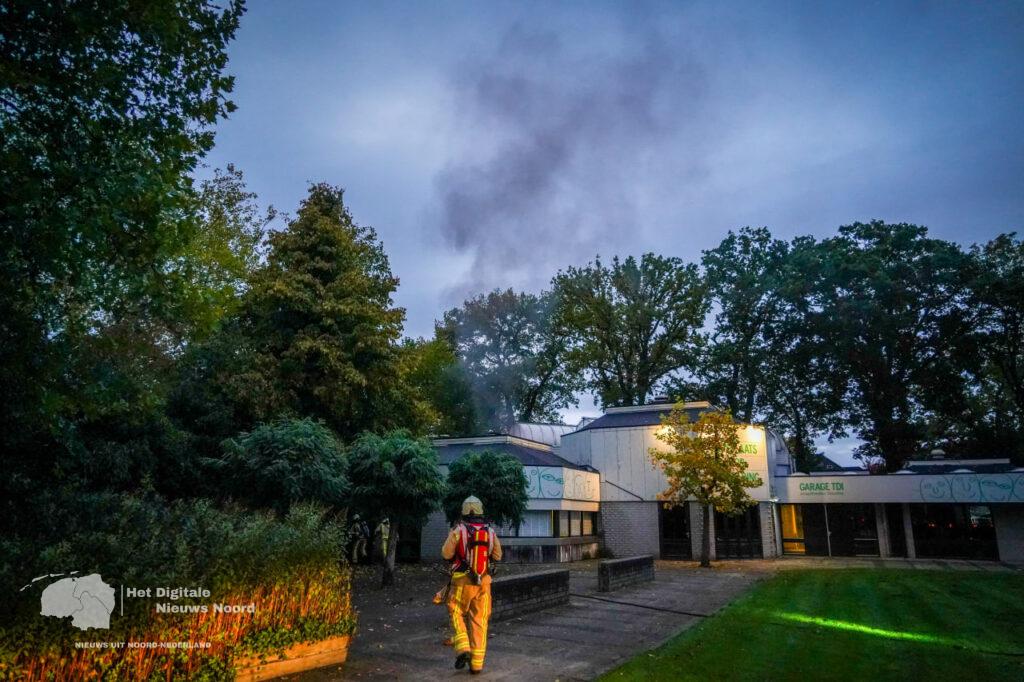 Brand in voormalig olifantenverblijf Rensenpark Emmen snel onder controle