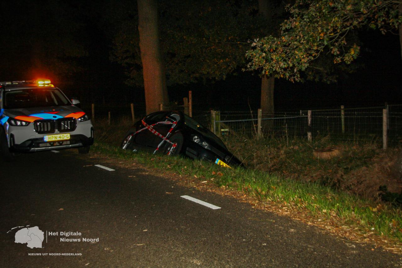 Auto beland in sloot in Zuidwolde