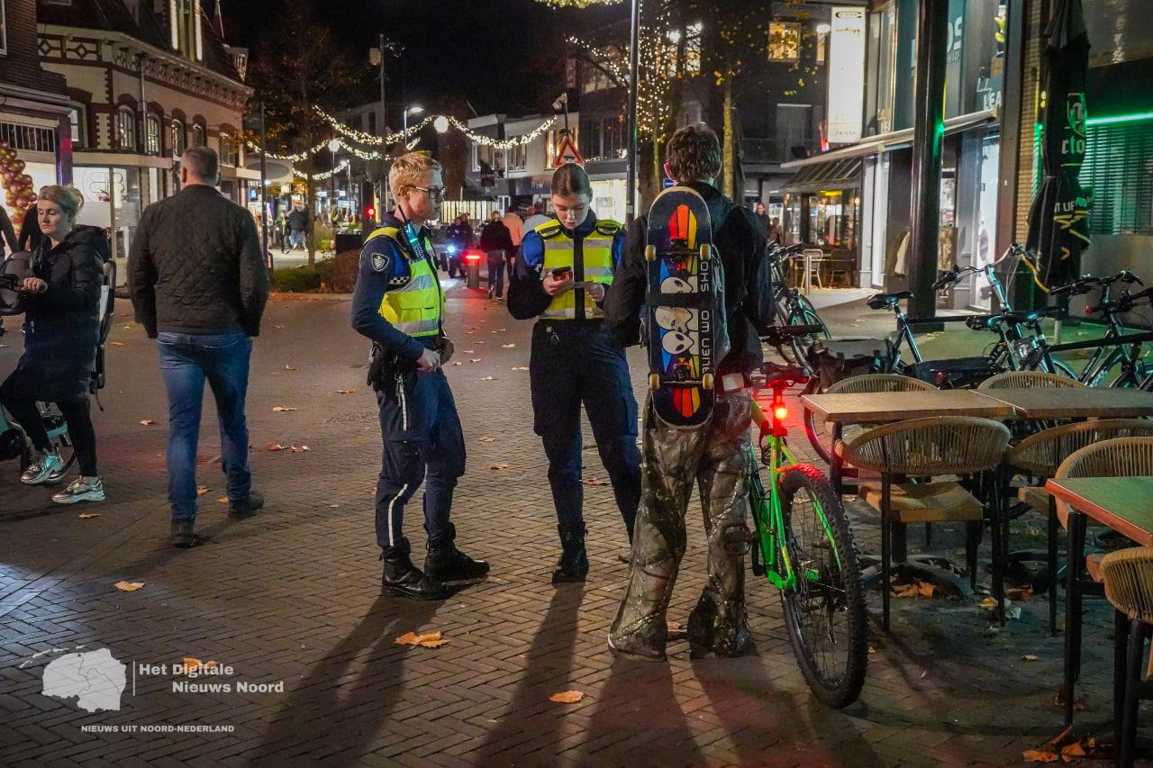 Controle in Emmen levert 16 boetes op voor ontbrekende fietsverlichting