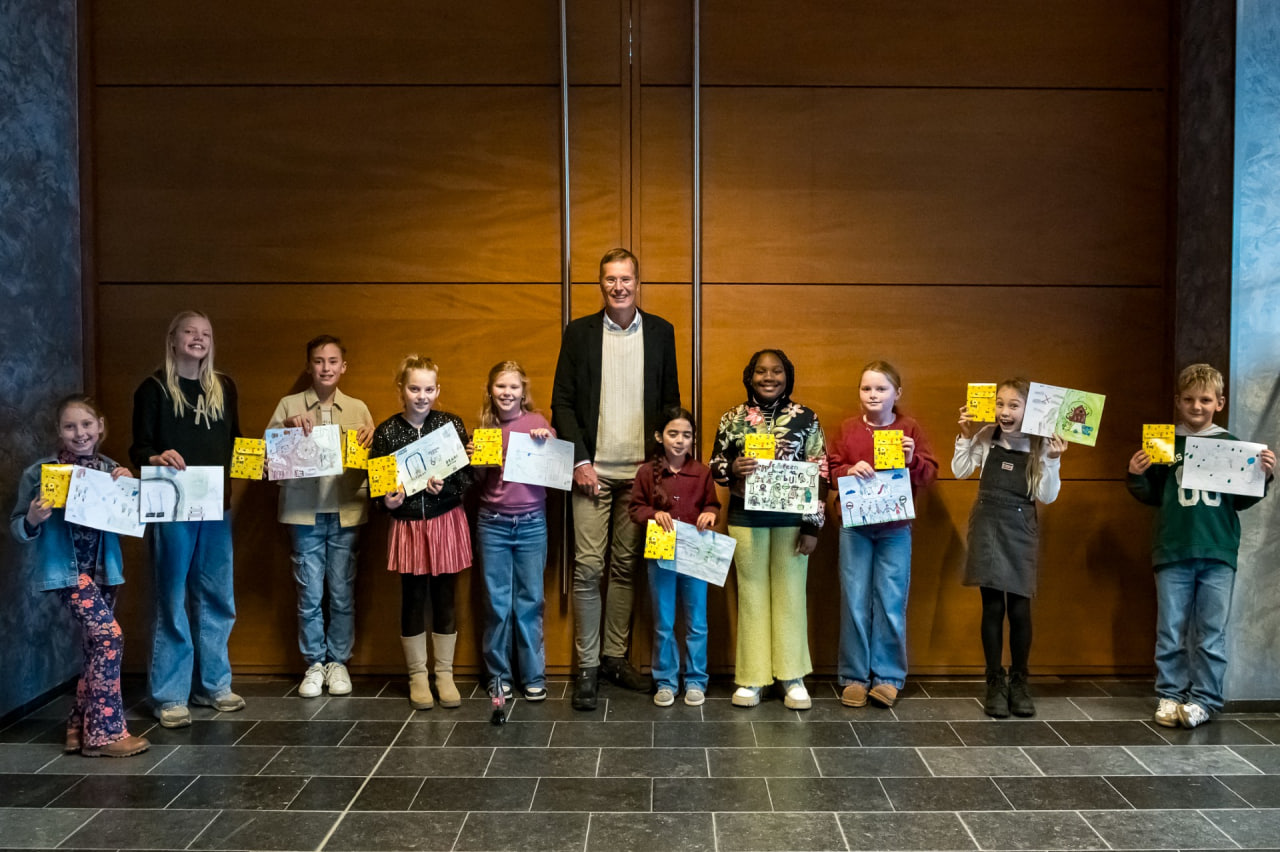 Winnaars tekenwedstrijd zoeken verbinding in Meppel