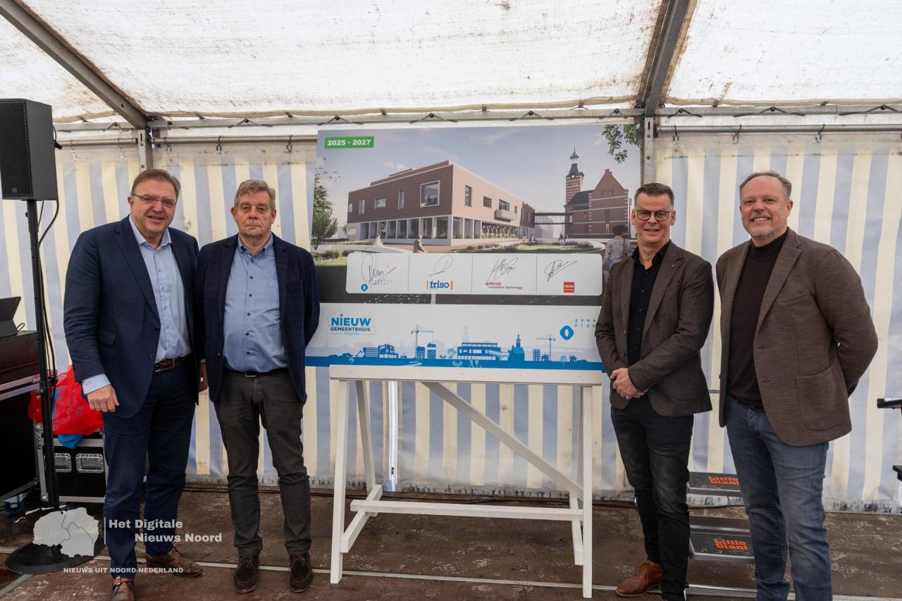 Symbolische handtekeningen bouw nieuw gemeentehuis Oldambt
