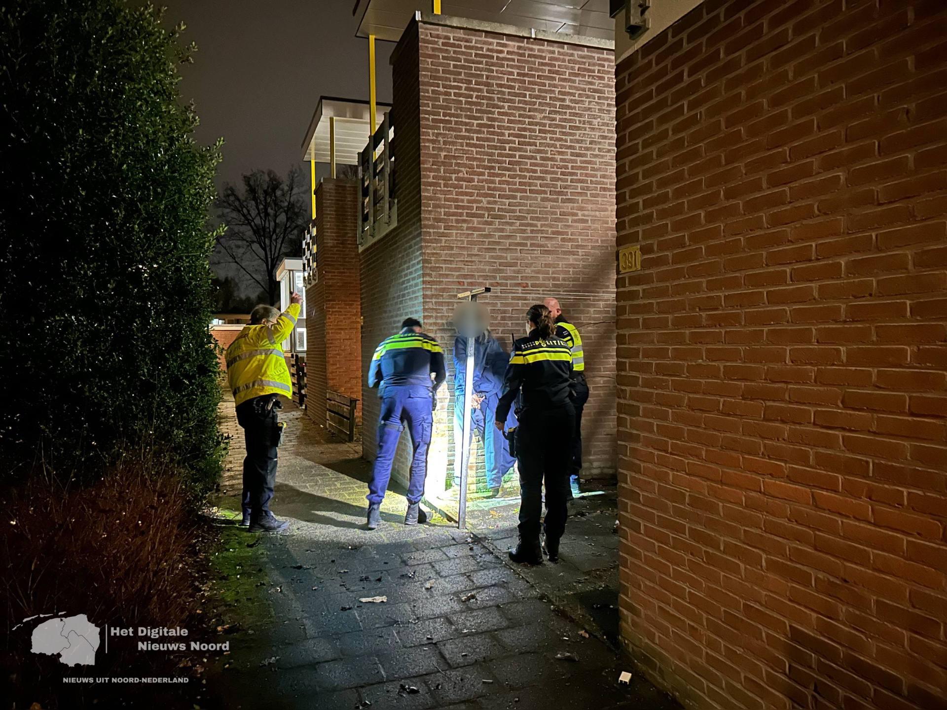 Man aangehouden bij woning in Emmen