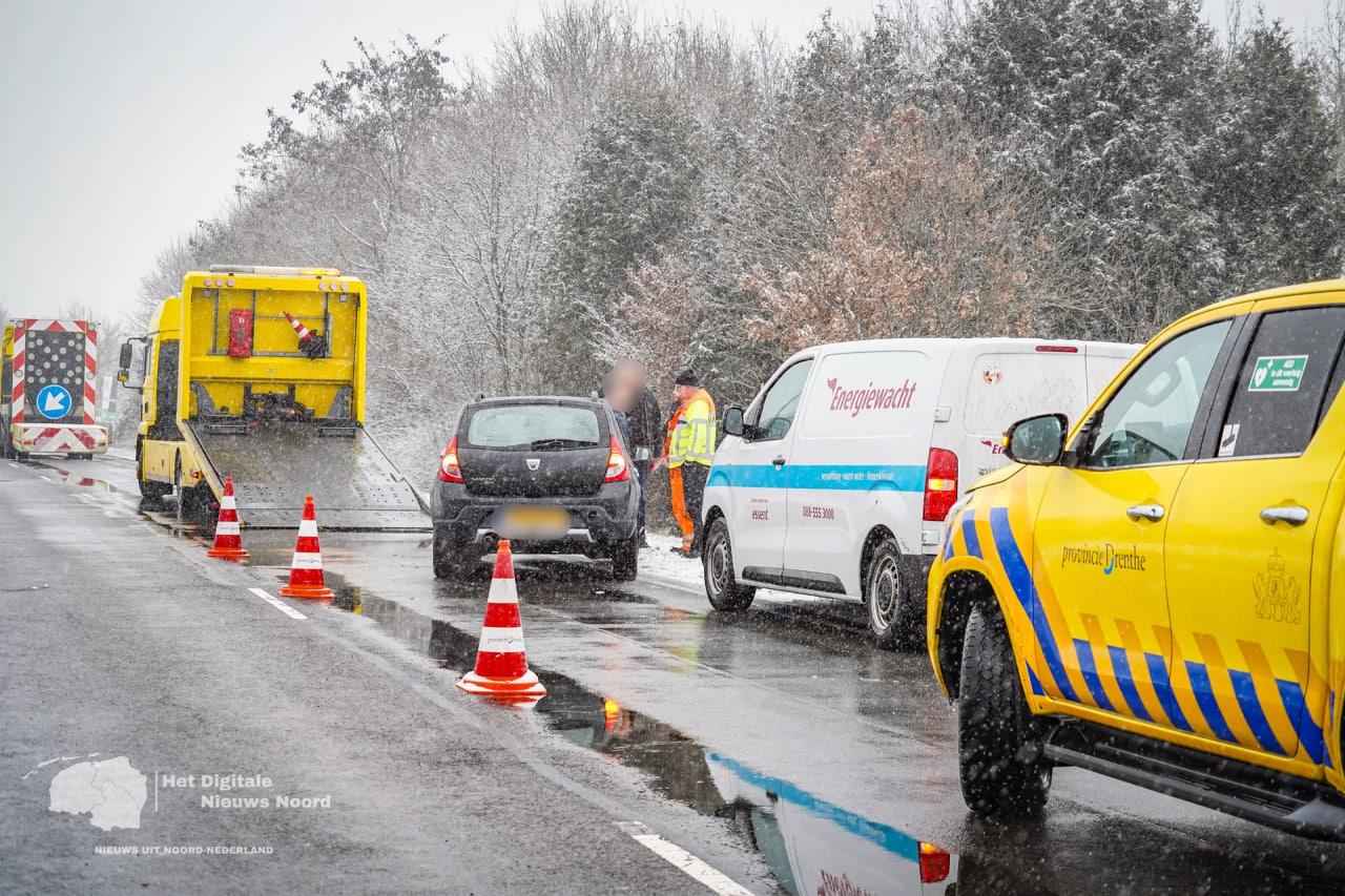 Botsing tussen auto en busje op N391 zorgt voor verkeershinder